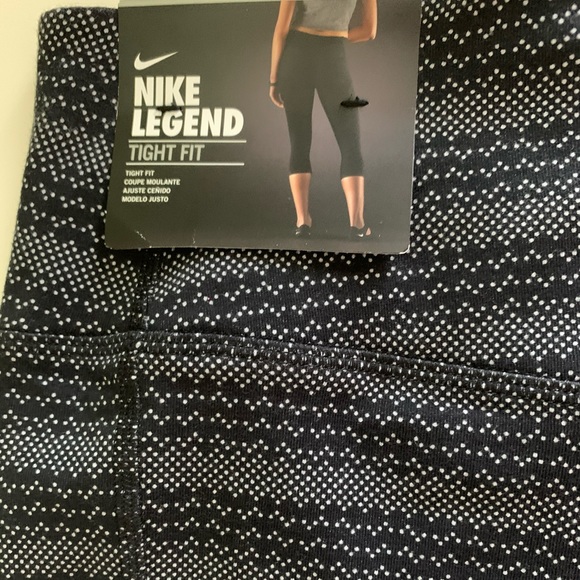 Nike Three Quarter Leggings - Picture 2 of 2